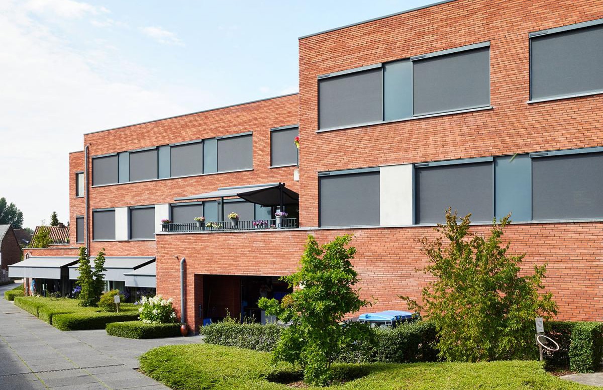 Schatteplatz Senkrechtmarkisen